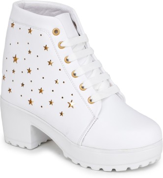 boot white colour