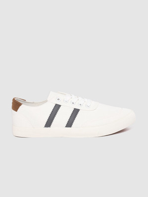 roadster high ankle shoes