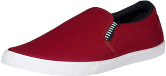 maroon colour casual shoes