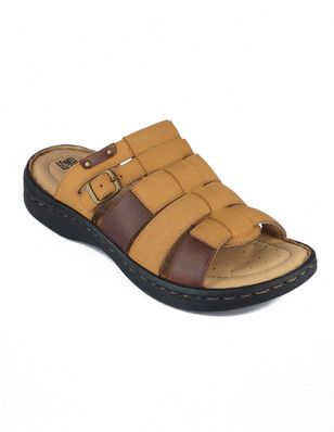 red chief chappal rate