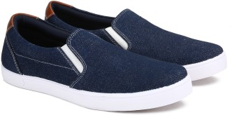 bata canvas shoes