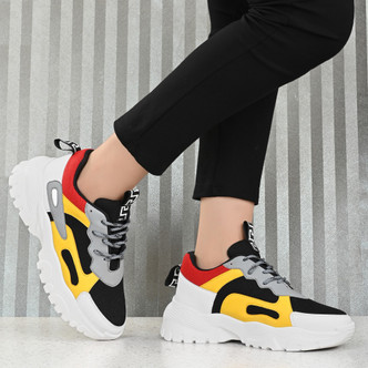 sports shoes for girls black