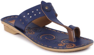 paragon chappal for girls