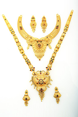 Long Gold Necklace Designs 