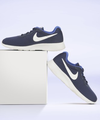 mens nike navy blue sneakers