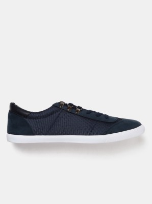 roadster casual shoes