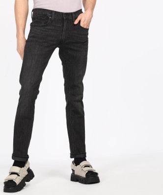 dark blue levi jeans