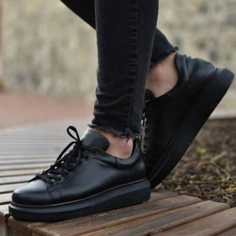 sneakers black