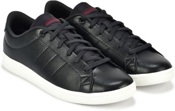 adidas total black 220 euro