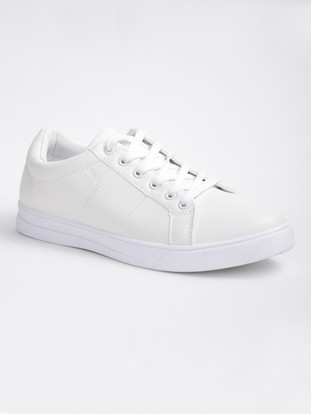 highlander black sneakers