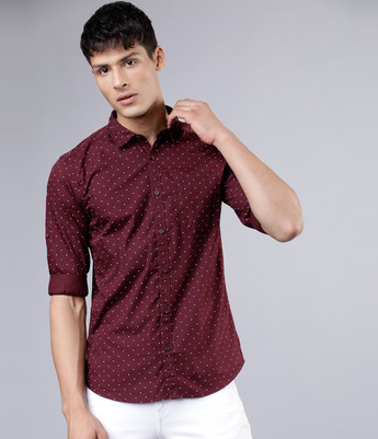 white and maroon shirt
