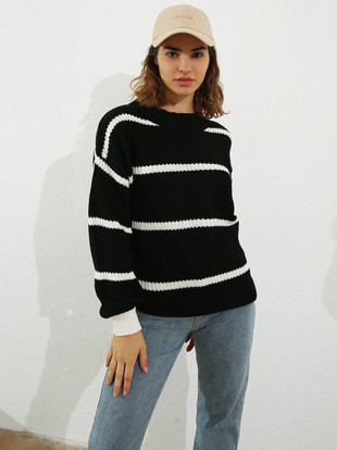 Urbanic Solid Casual Women Black 