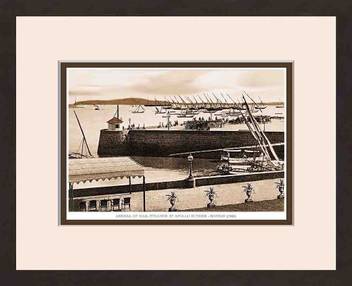 Old Vintage Bombay Mumbai Wooden Photo Frame Of Arrival Of Mail Steamer At Apollo Bunder Fine Art Print Places Posters In India Buy Art Film Design Movie Music Nature And
