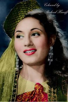 No 1 Beautiful Old Actress In Bollywood Madhubala Poster Size 12 Inch X 18 Inch Pack Of 1 Paper Print Personalities Posters In India Buy Art Film Design Movie Music Bollywood actresses like deepika and priyanka who have done hollywood movies charge hefty. no 1 beautiful old actress in bollywood