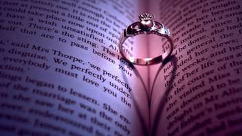 Akhuratha Alove Quotes Pictures S Background Rings Widescreen