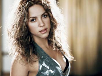 Shakira Wall Poster Fine Quality Matte Finish Plhlywdkywrdpos7964 Paper Print Personalities Posters In India Buy Art Film Design Movie Music Nature And Educational Paintings Wallpapers At Flipkart Com