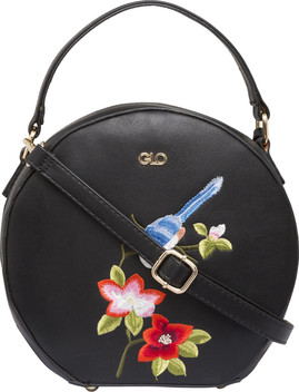 globus sling bags