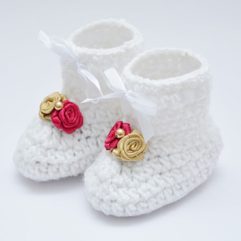 white crochet baby booties