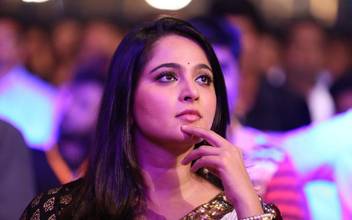 Beautiful South Indian Actress Anushka Shetty Hd Wallpaper Multicolor Poster Vinyl Sticker Poster Size 18 X 24 Inch Paper Print Movies Posters In India Buy Art Film Design Movie Music
