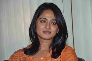 Beautiful South Indian Actress Anushka Shetty Hd Wallpaper Multicolor Poster Vinyl Sticker Poster Size 18 X 24 Inch Paper Print Movies Posters In India Buy Art Film Design Movie Music