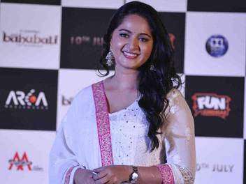 Beautiful South Indian Actress Anushka Shetty Hd Wallpaper Multicolor Poster Vinyl Sticker Poster Size 18 X 24 Inch Paper Print Movies Posters In India Buy Art Film Design Movie Music