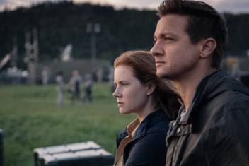 Athah 220 Gsm Paper Wall Poster 13 19 Inches Arrival Amy Adams Jeremy Renner Paper Print Movies Posters In India Buy Art Film Design Movie Music Nature And Educational Paintings Wallpapers At Flipkart Com