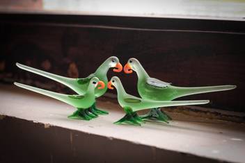 The Rajasthali Home Decor And Gift Items Green Glass Handicraft Beautiful Parrot Combo Pack Of 4 Decorative Showpiece 5 Cm Price In India Buy The Rajasthali Home Decor And Gift