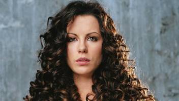Ananyadesigns Wall Poster Movie Van Helsing Kate Beckinsale Paper
