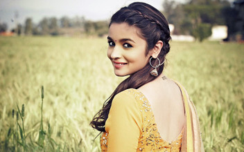 alia bhatt in humpty sharma ki dulhania dresses