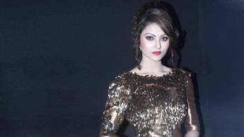 Beautiful Actress Urvashi Rautela Hd Wallpaper Multicolo Texture Paper 12x18 Inch Paper Print Personalities Posters In India Buy Art Film Design Movie Music Nature And Educational Paintings Wallpapers At Flipkart Com