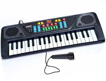 toy piano with mike