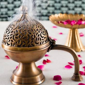Deziworkz Diya Dhuna Brass Incense Holder Price In India Buy Deziworkz Diya Dhuna Brass Incense Holder Online At Flipkart Com Diollo brass charcoal incense burner, loban, sambrani dhoop, resin & home office temple prayer butler. buy deziworkz diya dhuna brass incense