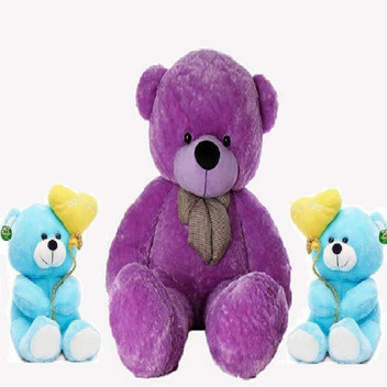 two cute teddy bears in love