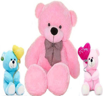 two cute teddy bears in love