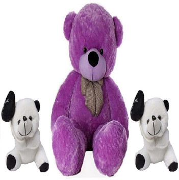 two cute teddy bears in love