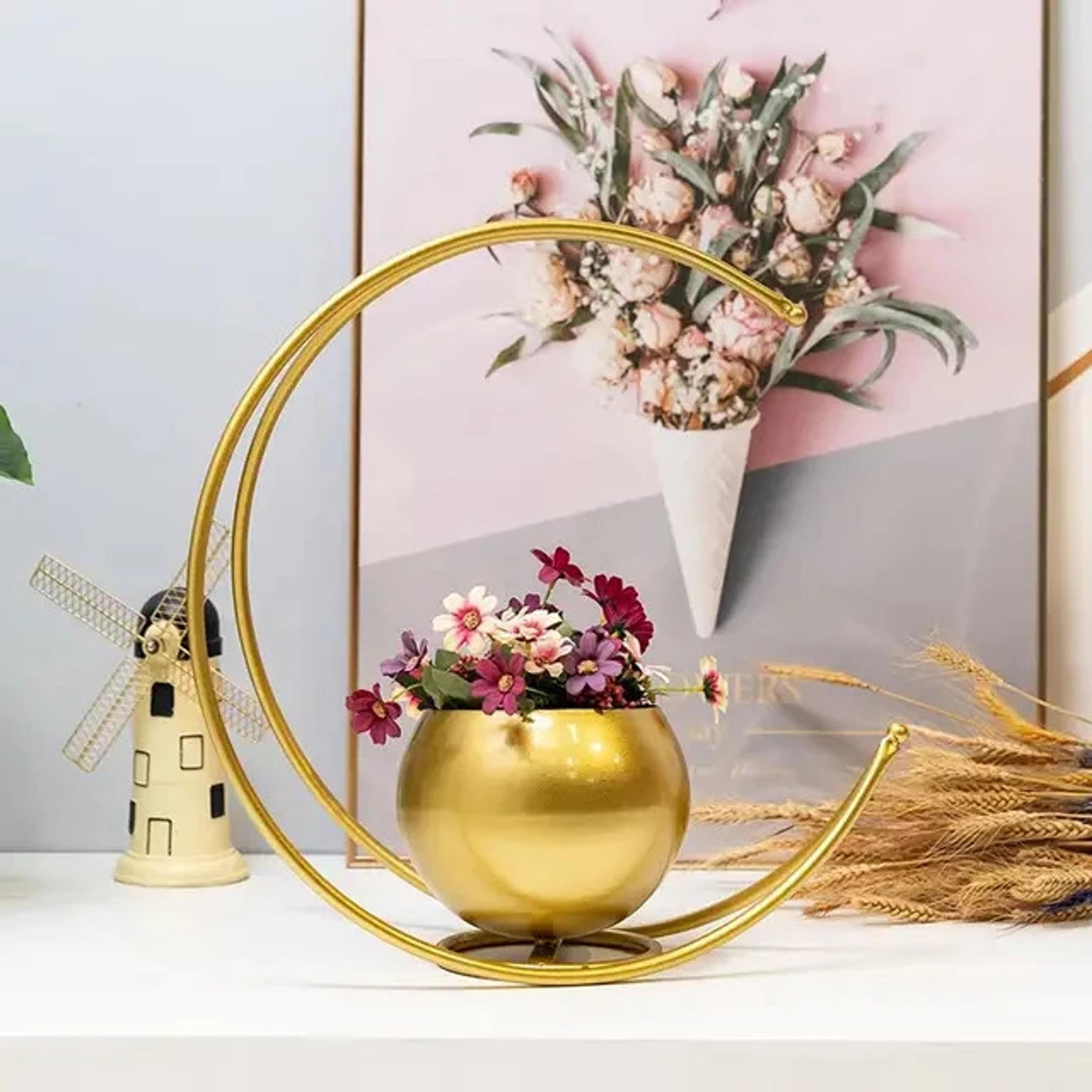 New Innovative Handicrafts Creative metal geometric home designer vase Iron Vase(9 inch, Gold) - 85% off at DetectaDeal