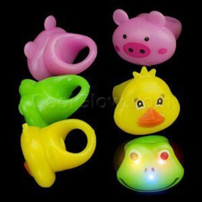 

Fun Central Ac807 Led Flashing Jelly Animal Rings Assorted 24 Count(Multicolor)