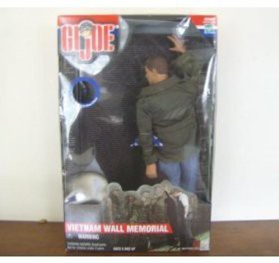 

G.I. Joe Lighted Vietnam War Wall Memorial(Multicolor)