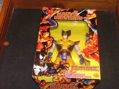 

Toybiz Marvel Universe Wolverine 10"(Multicolor)