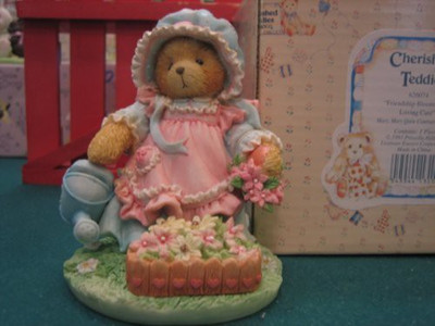 

Cherished Teddies "Friendship Blooms With Loving Care"(Multicolor)