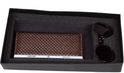 

Babes A Gift Set Clutch Men's Combo