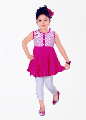 

Hey Baby Girls Party(Festive) T-shirt, Pink