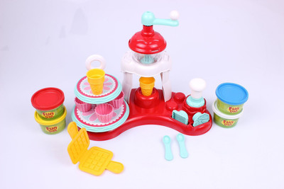 

Funskool FUN DOH FUN ICE CREAM SHOP
