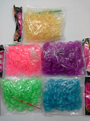 

Shatchi 3000 Assorted Glow In Dark Loom Band Refill Kit Kids Toys Arts Crafts With S Clips & Hooks,Birthday, Anniversary, Festival