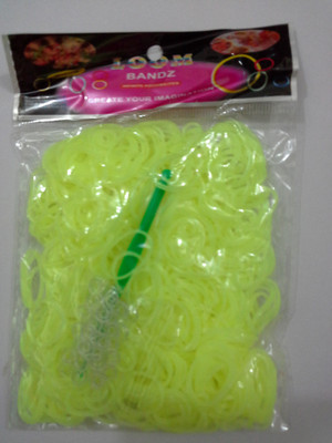 

Shatchi 600 Jelly Fluorescent Loom Band Refill Art Craft Kit Toys With S Clips & Hook, Gift For Birthday,Anniversary,Festival