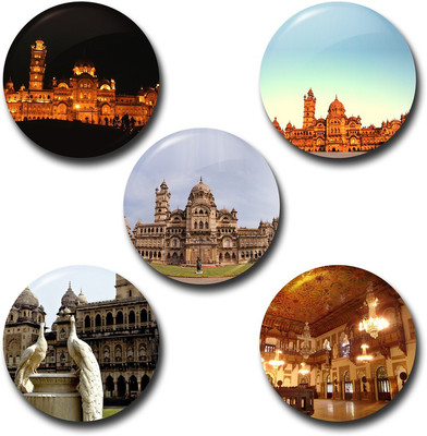 

Capturing Happiness Decorative Badge