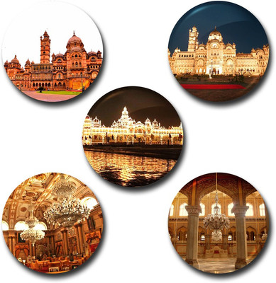 

Capturing Happiness Decorative Badge