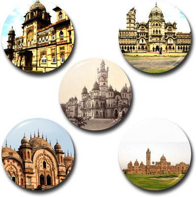 

Capturing Happiness Decorative Badge