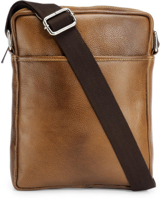 

Teakwood MB_42_tan_1 Messenger Bag(Black, 3 L)