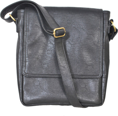 

The Runner by The Runner Black Designer Sling Bag for Men School Bag(Black, 12 inch)